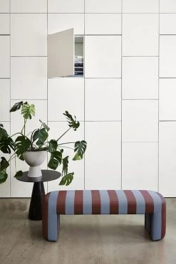 HKliving White Metal Raised Cup Planter