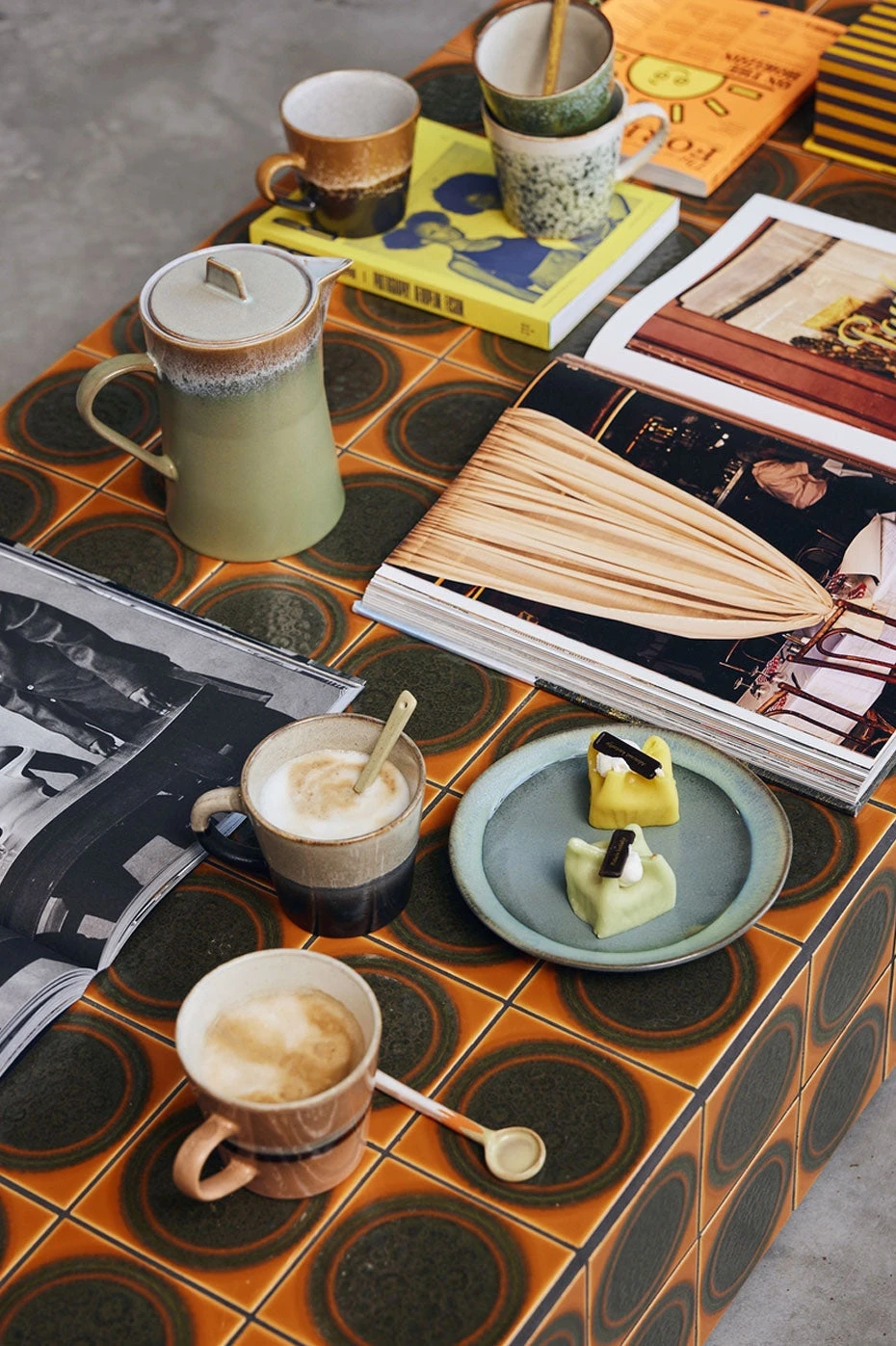 HKliving Peat 70s Ceramics Tea Pot 4 HKliving Peat 70s Ceramics Tea Pot