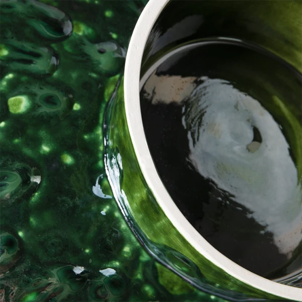 HKliving The Emeralds Ceramic Bowl On Base Large Dripping Green HKliving The Emeralds Ceramic Bowl On Base Large Dripping Green