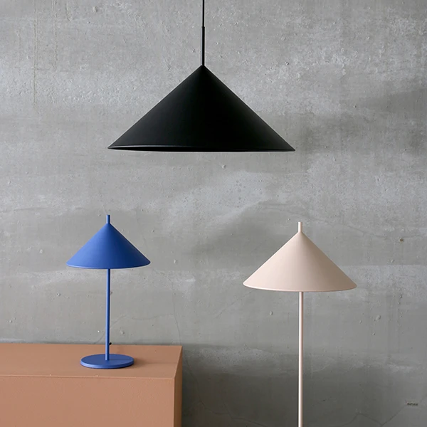 HKliving Metal Triangle Table Lamp M Matt Cobalt 4 HKliving Metal Triangle Table Lamp M Matt Cobalt