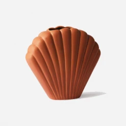 HKliving Terracotta Textured Ceramic Shell Vase